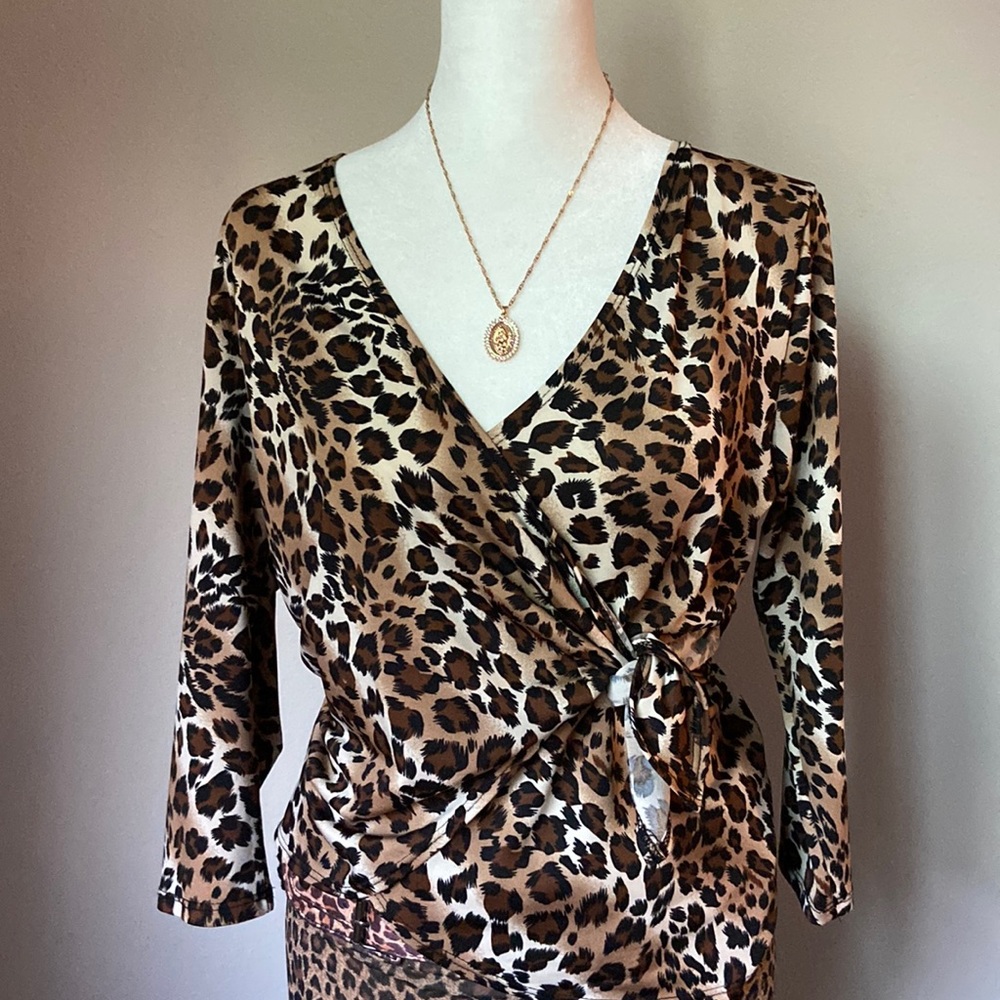 Front tie top